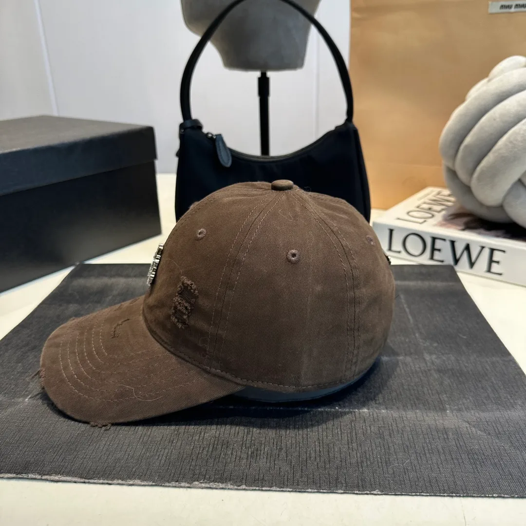 P50 Chrome Hearts 💓Early spring Korean style fashion retro distressed hole hat worn design versatile baseball cap peaked cap